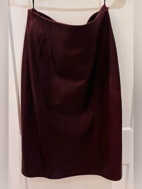 Vintage EREZ Bordeaux Leather Pencil Skirt. Reads size 12 but fits like a 4